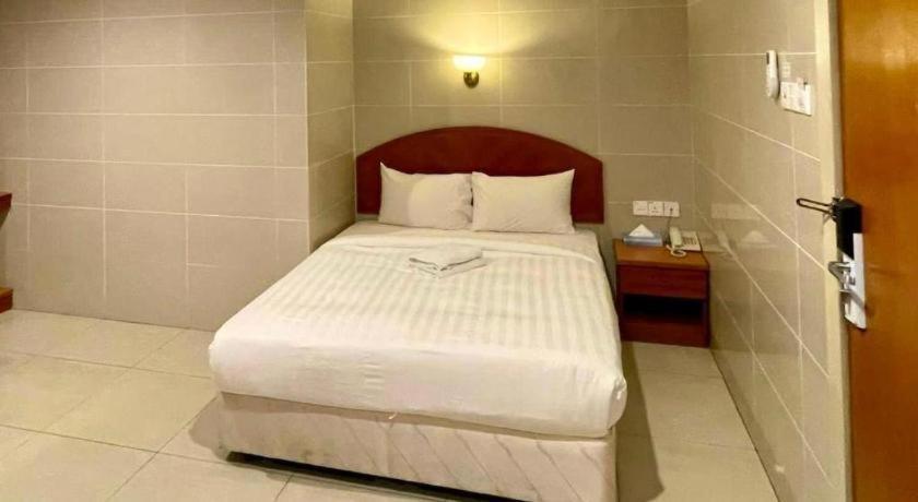 Hotel Ww 2*